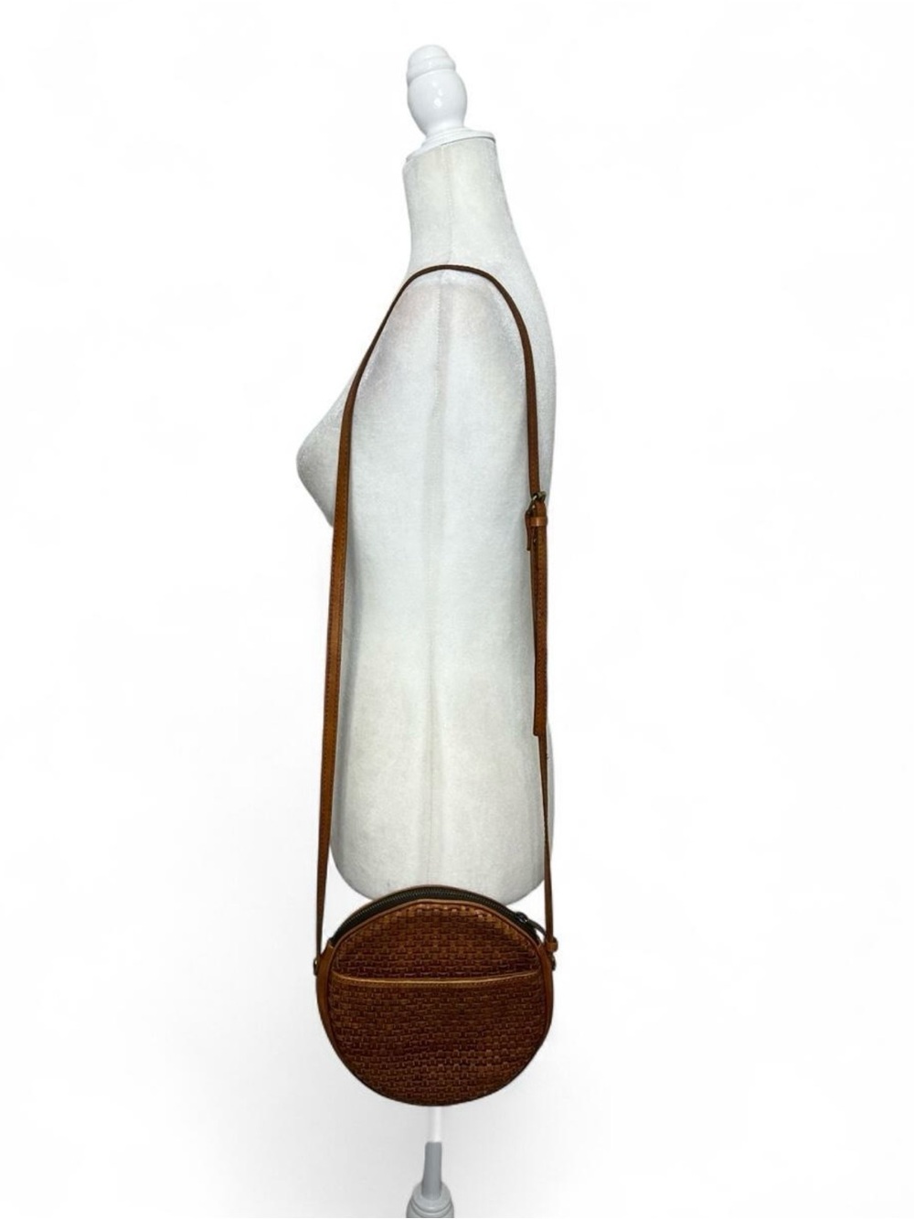 Patricia Nash woven leather circle crossbody purse